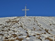 41 La bianca neve si scioglie.